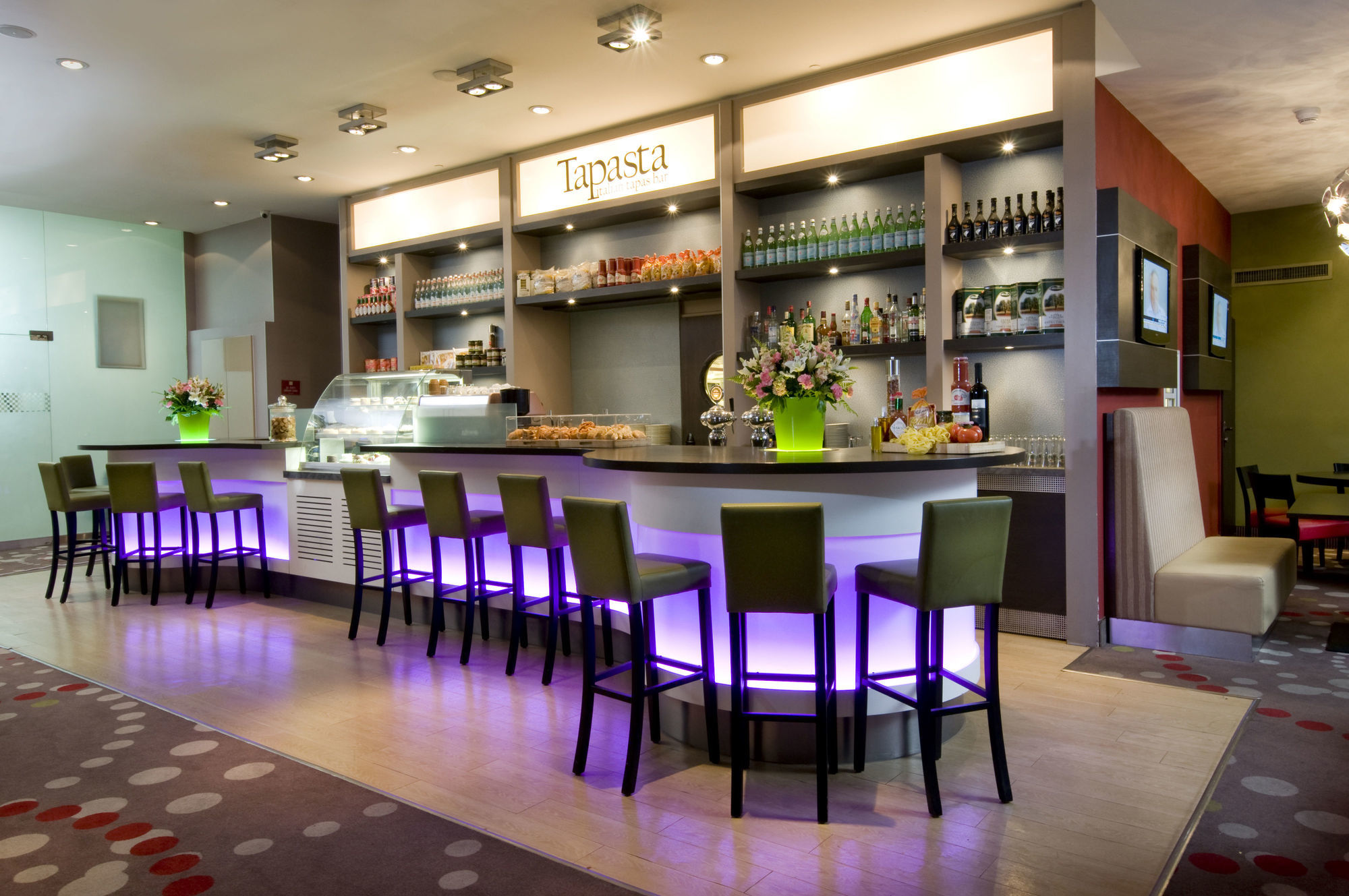 Leonardo City Tower Hotel Tel Aviv Giv'atayim Kültér fotó Bar